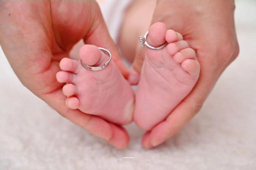 玉树怀孕多久会出现症状 玉树怀孕多久会出现症状